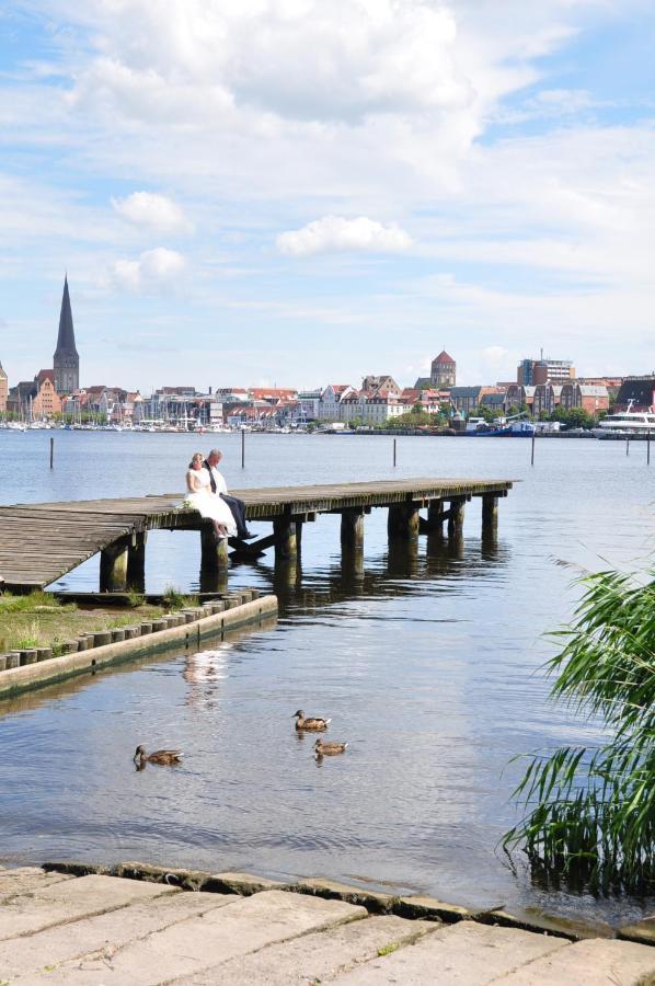Pension Zum Alten Faehrhaus Rostock Eksteriør billede