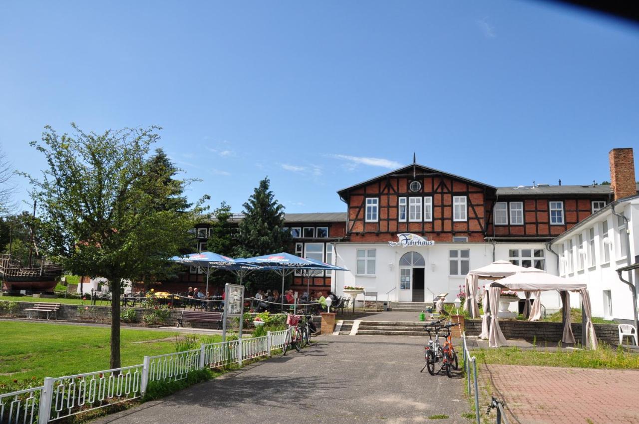 Pension Zum Alten Faehrhaus Rostock Eksteriør billede