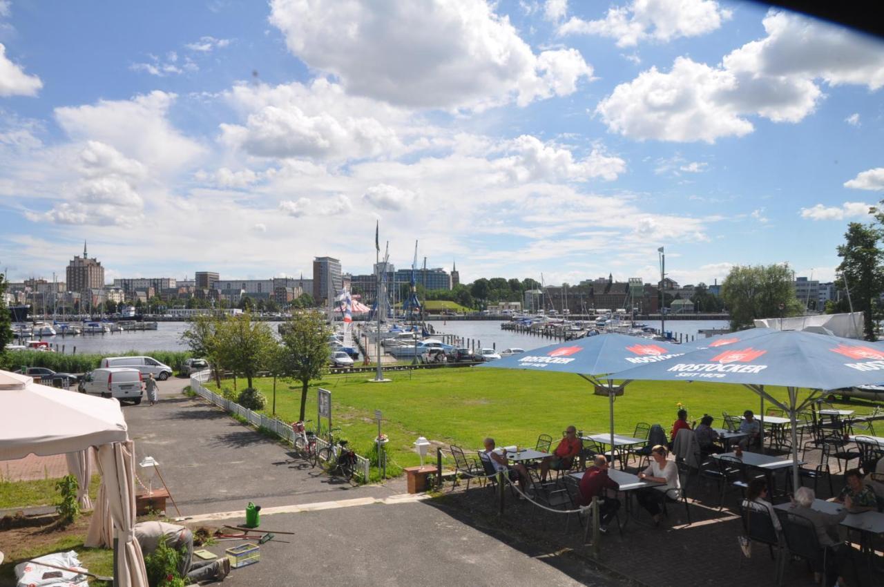 Pension Zum Alten Faehrhaus Rostock Eksteriør billede