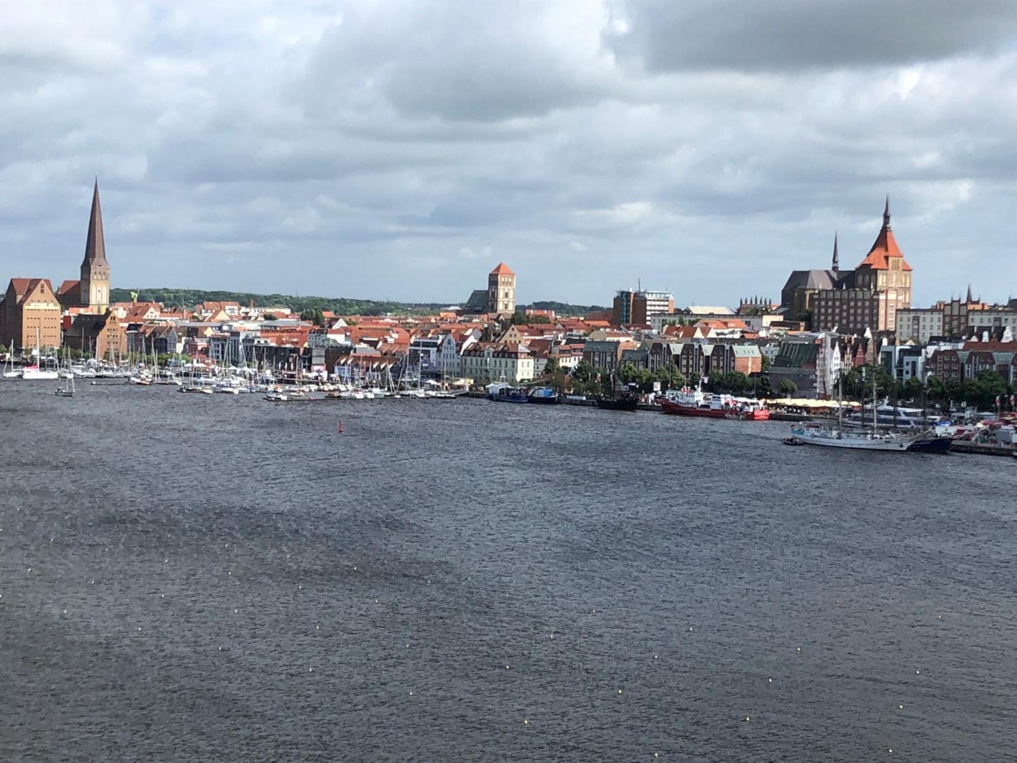 Pension Zum Alten Faehrhaus Rostock Eksteriør billede