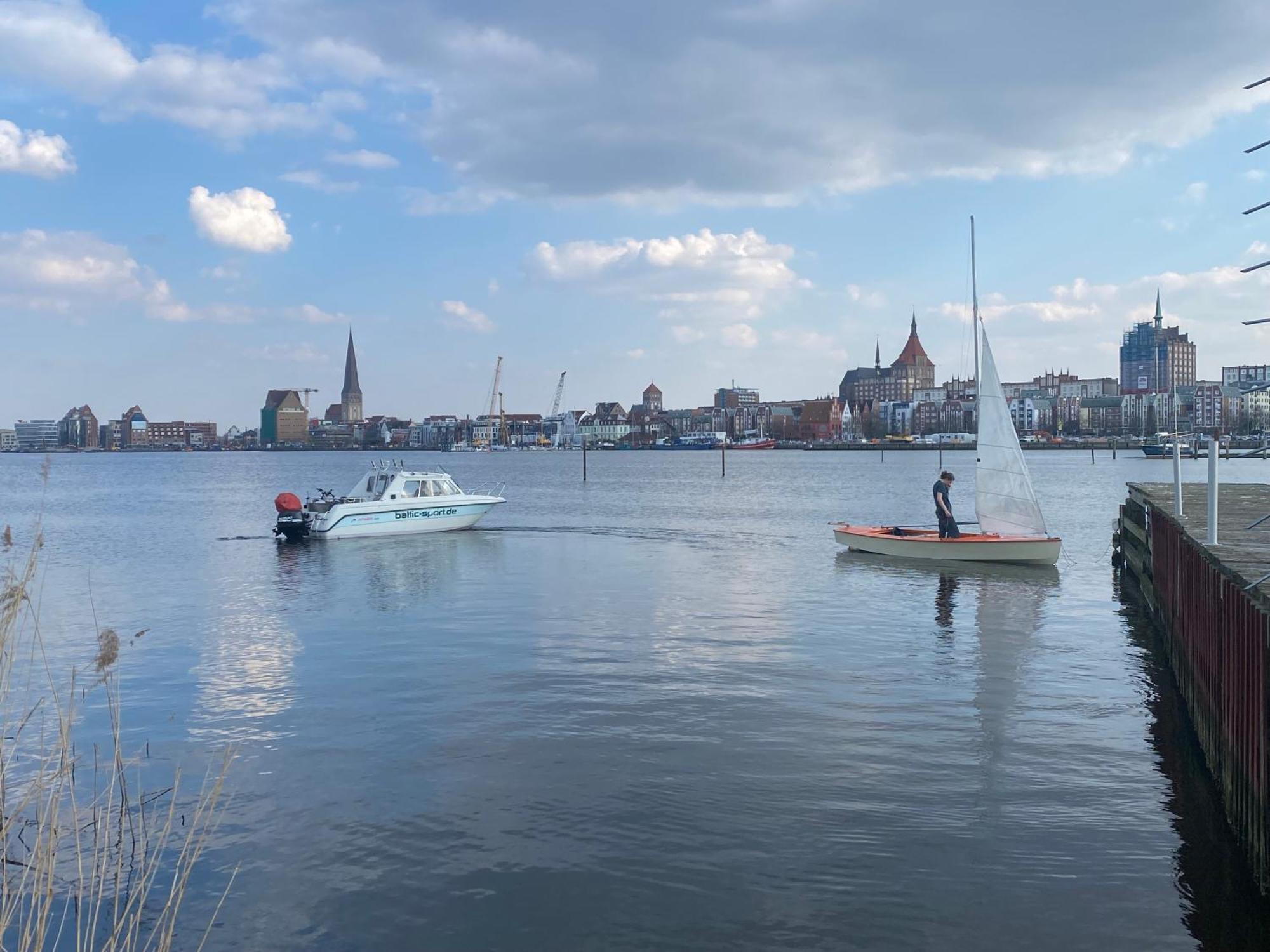 Pension Zum Alten Faehrhaus Rostock Eksteriør billede